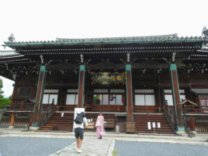 清凉寺の本堂（釈迦堂）