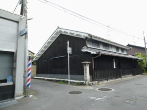 愛宕山の常夜灯（京都市右京区嵯峨釈迦堂藤ノ木町）