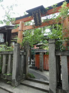 初辰稲荷神社