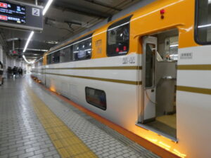 京都17時10分発 鳥羽行特急（近鉄京都駅）