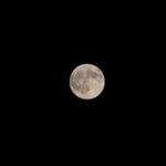 皆既月食を迎える前夜の月