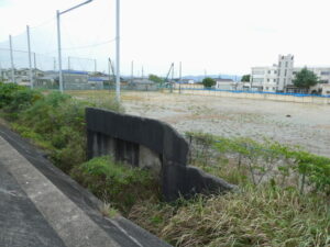 明野陸軍飛行学校敷地外にある「監視所」施設遺跡（旧北浜中学校付近）