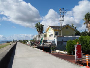 千代崎海岸の堤防道路