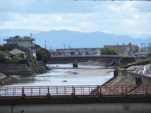 新紅屋橋から望む堀切川の上流方向