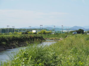 大堀川樋門付近から望む大堀川の上流方向