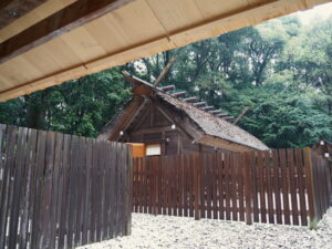 八尋殿（神麻続機殿神社）