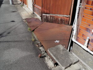 暗渠となった豊川（伊勢市本町と岩渕の境界）