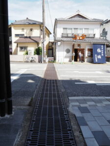 つるや旅館（伊勢市本町）の北側