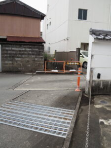 梅香寺付近から筋向橋へ向かう清川（伊勢市浦口と常磐の境界）