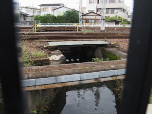 JR参宮線、近鉄山田線をくぐる清川