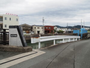 勢田川に架かる清浄坊橋付近