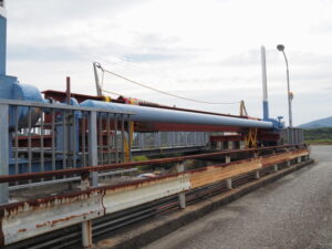 補修される汁谷水門（汁谷川）