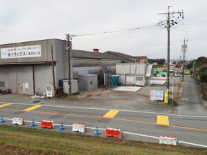 しばらくは圧送設備ヤードで、ゆくゆくはP9、P10橋梁が建設される用地