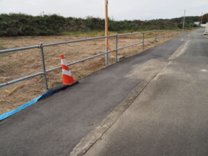 いずれは小俣小学校の脇へと続く高向小俣線の用地