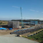 JR参宮線 宮川橋梁から眺めた新宮川橋の橋脚工事現場