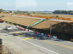 JR参宮線 宮川橋梁から眺めた新宮川橋の橋脚工事現場