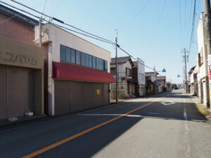 JR多気駅前の通り(県道421号 勢和兄国松阪線)
