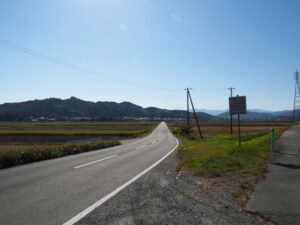 新橋東詰交差点から佐奈川右岸堤防へ