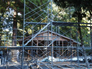 大庭に設営される臨時神札授与所ほか（外宮）