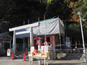 塗り替えられた龍宮社(二見興玉神社)