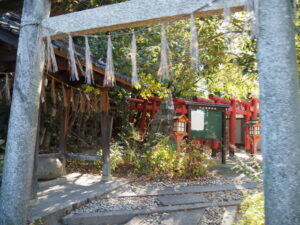 丸山稲荷神社（津市西阿漕町岩田）