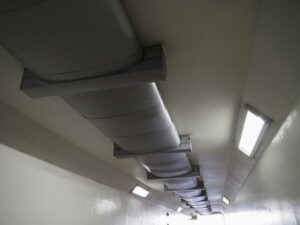 国道23号垂水交差点 地下歩道にて