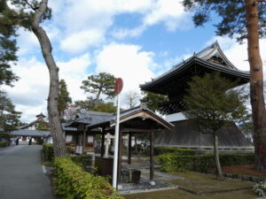 相国寺 鐘楼（洪音楼）付近