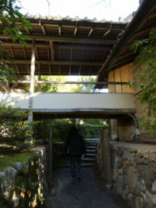 光悦寺庭園からの出口(への入口)