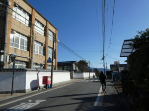 京都市立鷹峯小学校前