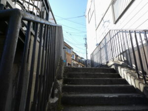 大宮西野山児童公園の階段