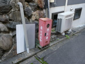 南旧土居町に設置された消火器