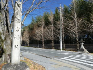 今宮神社の社号標と常夜灯(今宮門前通り)