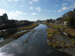 五条大橋から望む鴨川の下流方向