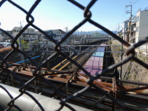 今熊野橋から望むJR